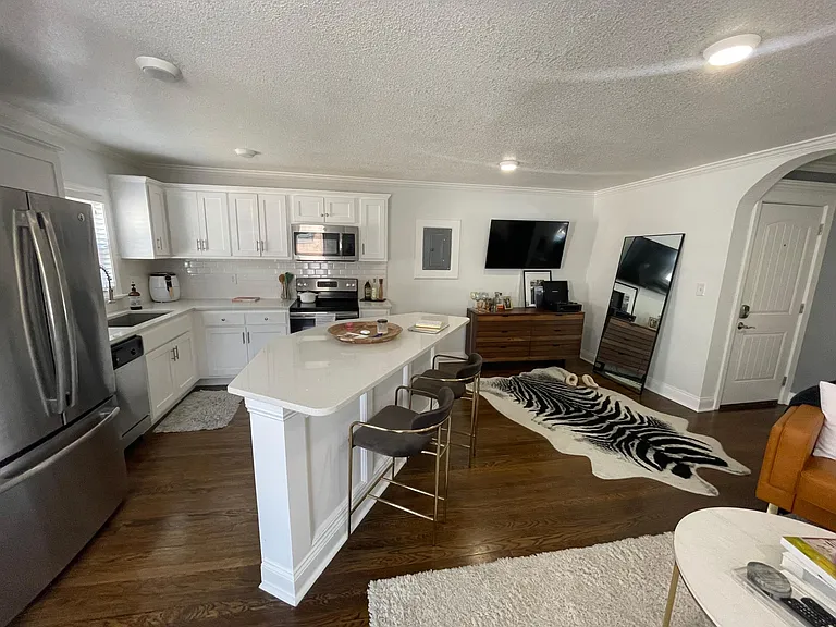 Plaza Terrace Apartments — Photo 45