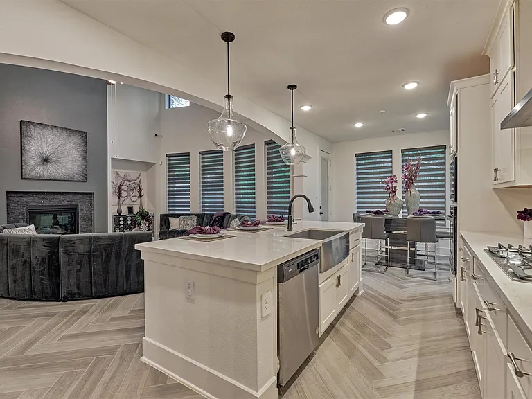 407 Tulip Tree Ct — Photo 16