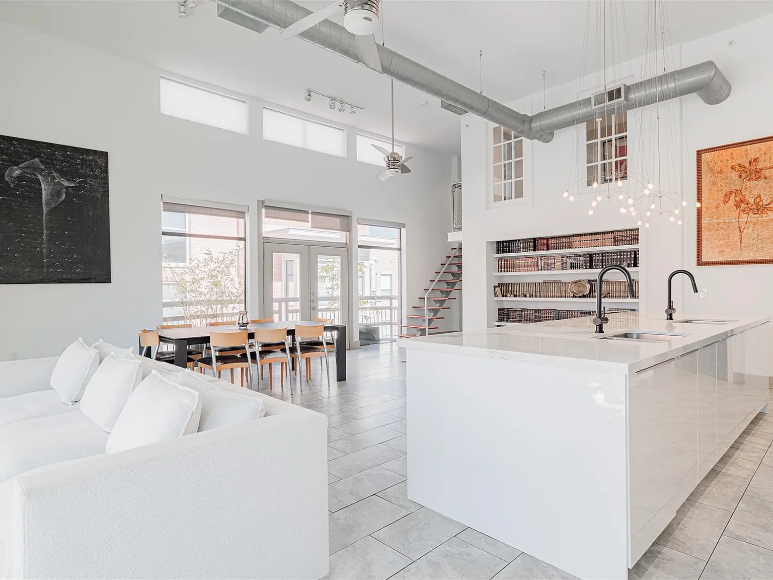 3 bed, 3.5 bath, 2747 sqft, $5,450 — Photo 3
