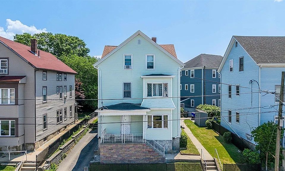 1st image of 58 Tuttle St #3