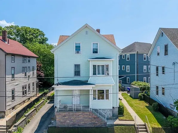 58 Tuttle St #3, Fall River, MA 02724