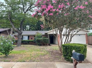 5500 Holly Trl, Arlington, TX 76016