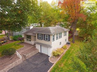 6029 Robinson Ln, Overland Park, KS 66202