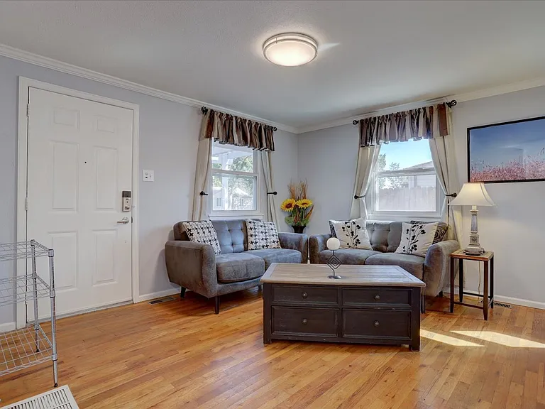 6940 W 55th Pl — Photo 5