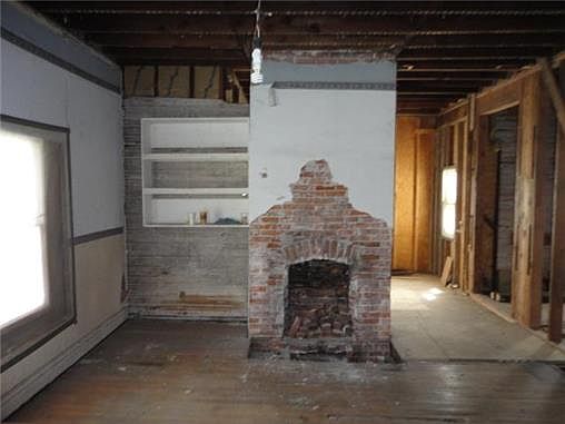2nd image of 3934 Holmes St