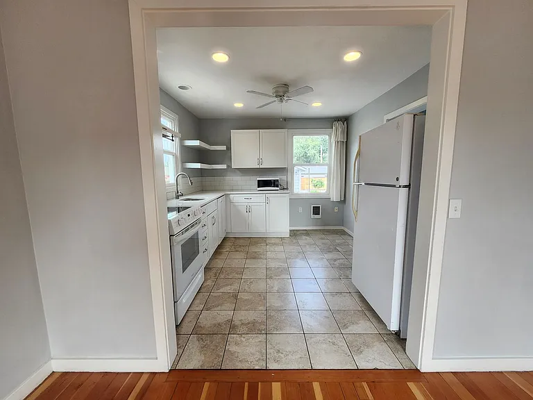1014 Perkins Ave — Photo 11