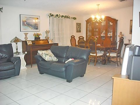 4th image of 636 Sun Ray Ct