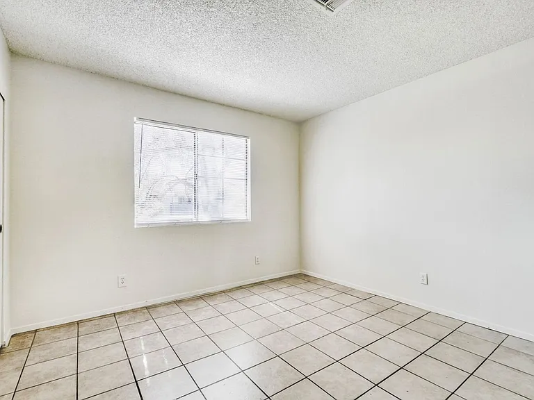 4651 Amberleigh Ln #C — Photo 11