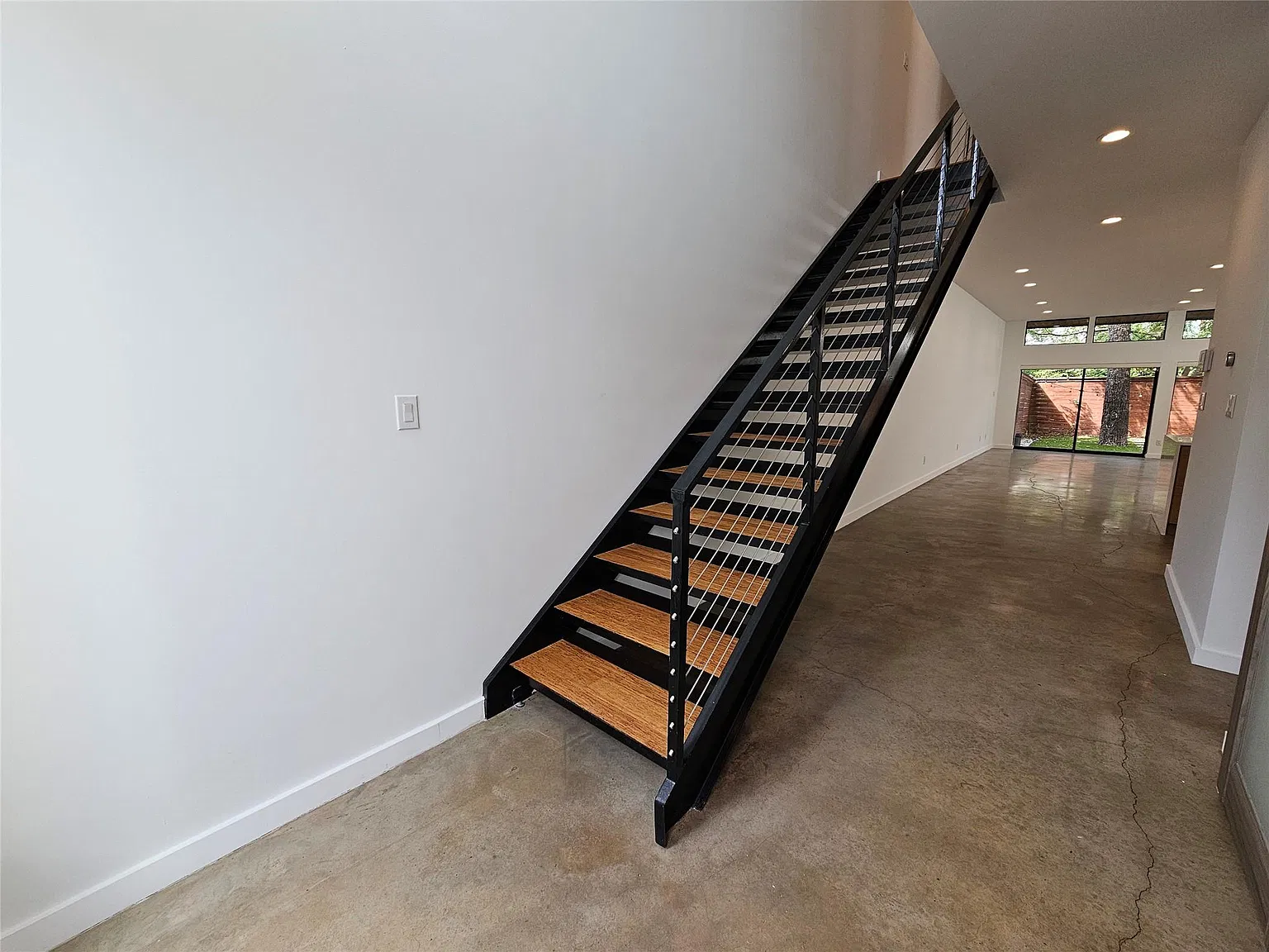 2 bed, 2.5 bath, 2272 sqft, $3,950 — Photo 4