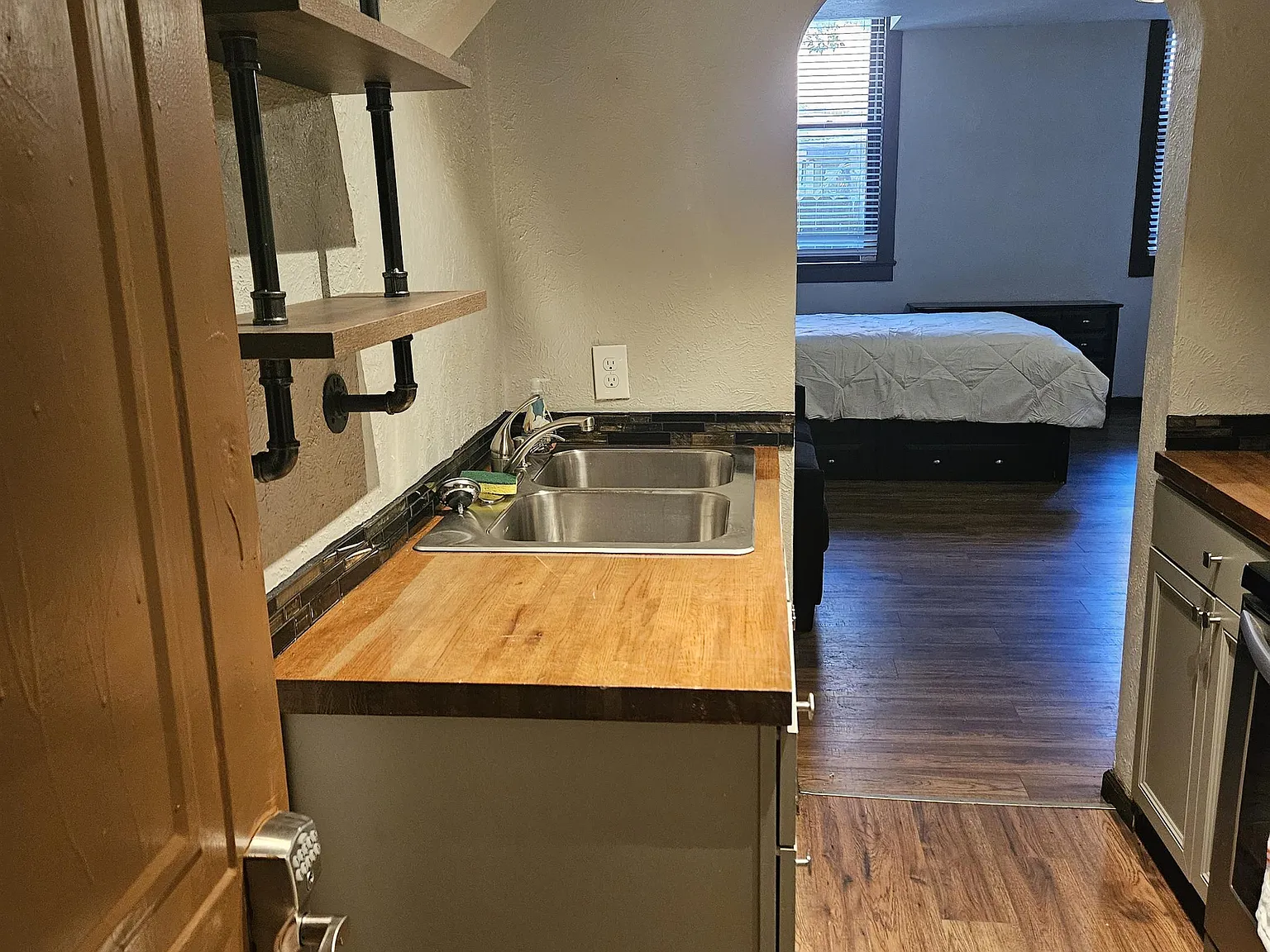 201 W Main St — Photo 3