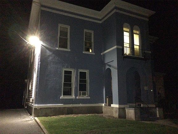 Front of 230 Greenwich Street