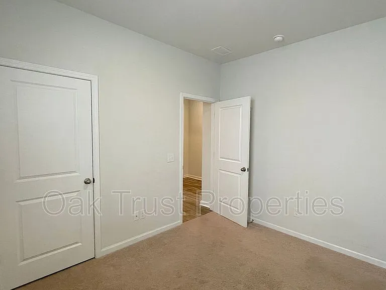 217 Lapping Waters Dr — Photo 16