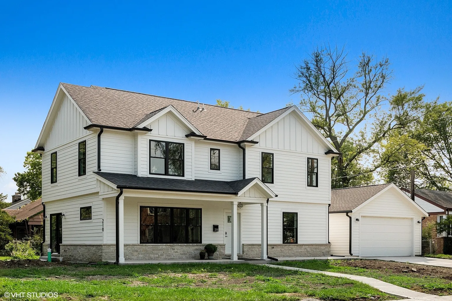 218 Montgomery Ln photo 1