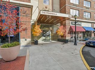 3110 City Pl, Edgewater, NJ 07020