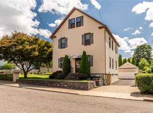 25 Hall St, Ansonia, CT 06401