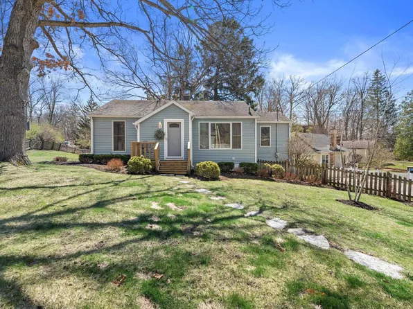 523 Valley ROAD, Twin Lakes, WI 53181