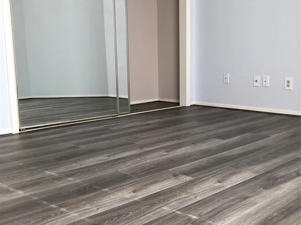 921 Marine Dr, Galveston, TX