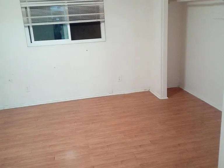 11941 Lee Ave #7 — Photo 15