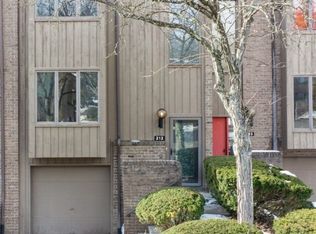 212 Pine Ct, Pittsburgh, PA