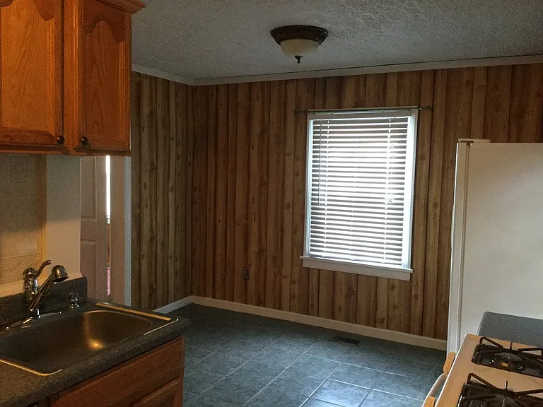 1620 Colonial Way — Photo 12