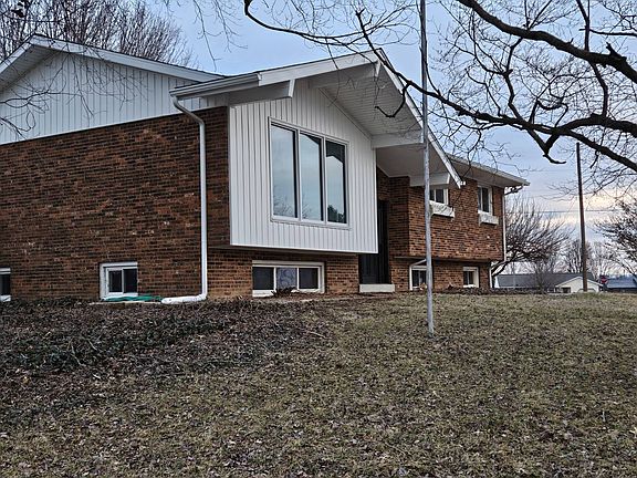 3rd image of 29 W Boren Ave