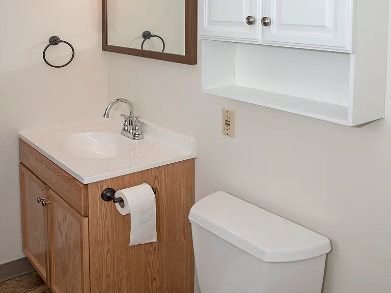 Laurel Place Apartments — Photo 21