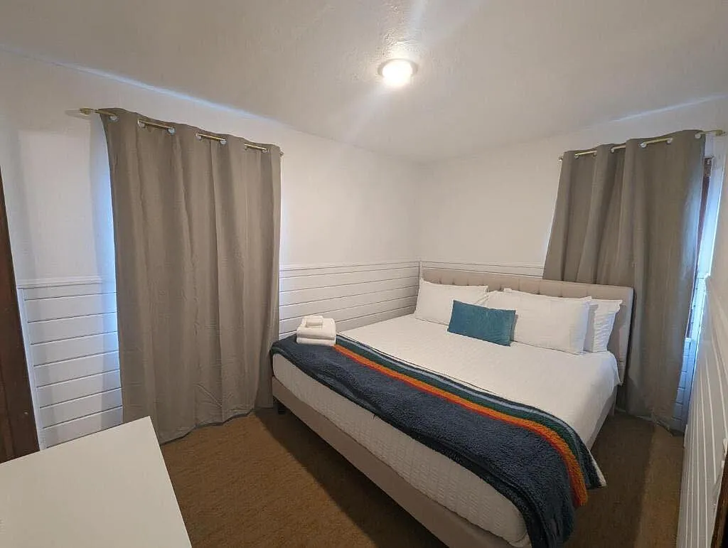 2 bed, $1,300 — Photo 3