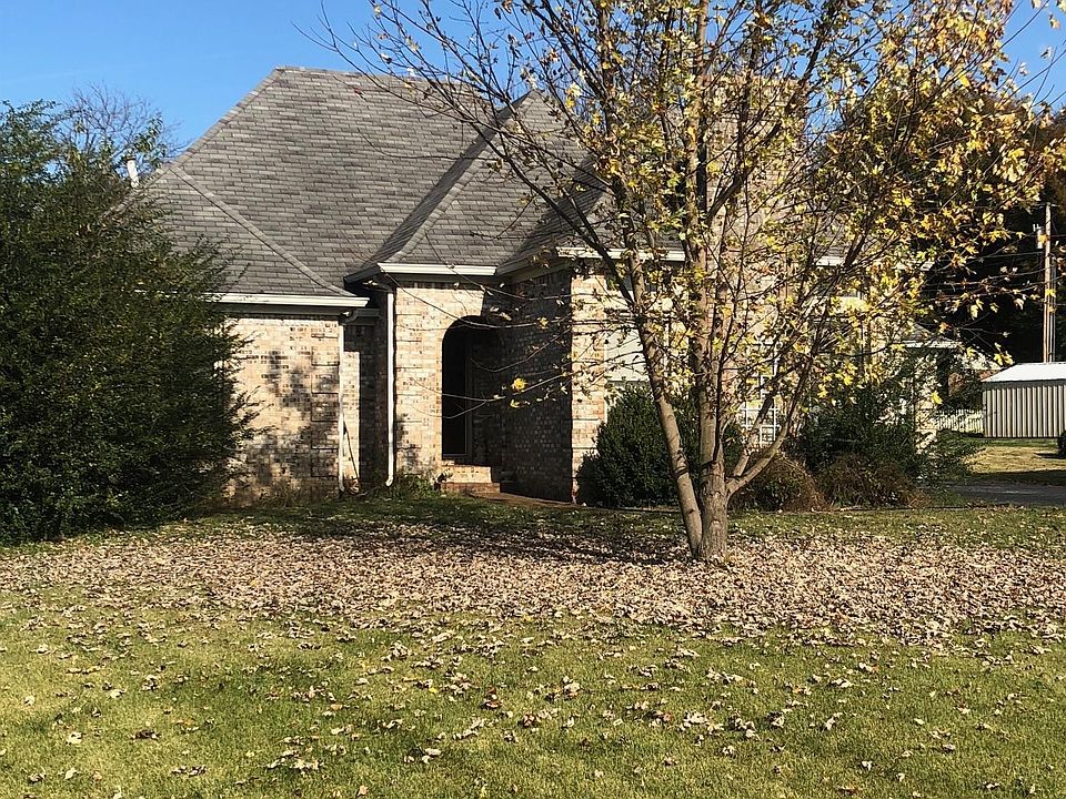 1st image of 2810 Thompson Dr