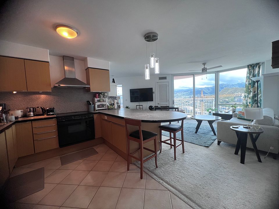 1st image of 801 S King St APT 3907