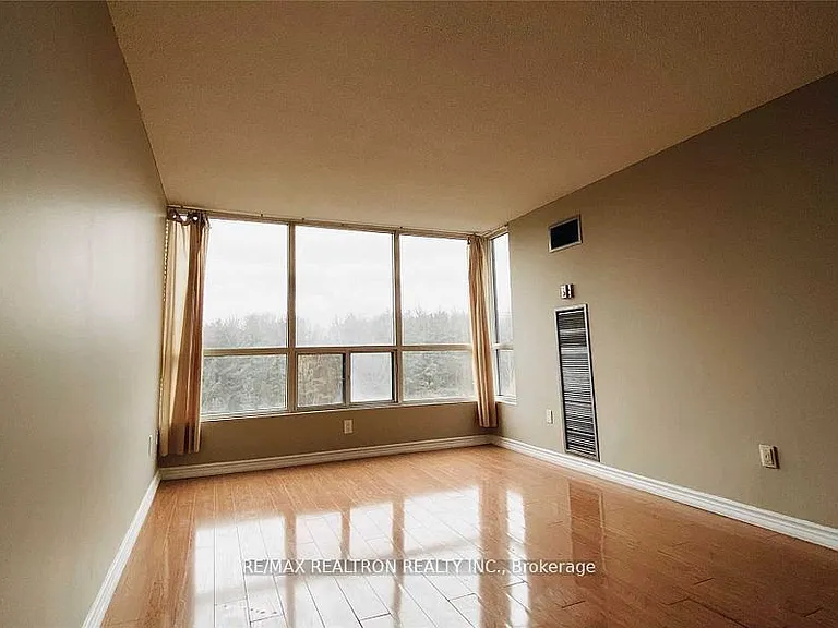3050 Ellesmere Rd #911 — Photo 2