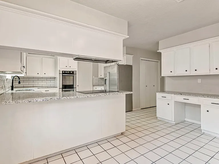 5715 Pinewood Springs Dr — Photo 10