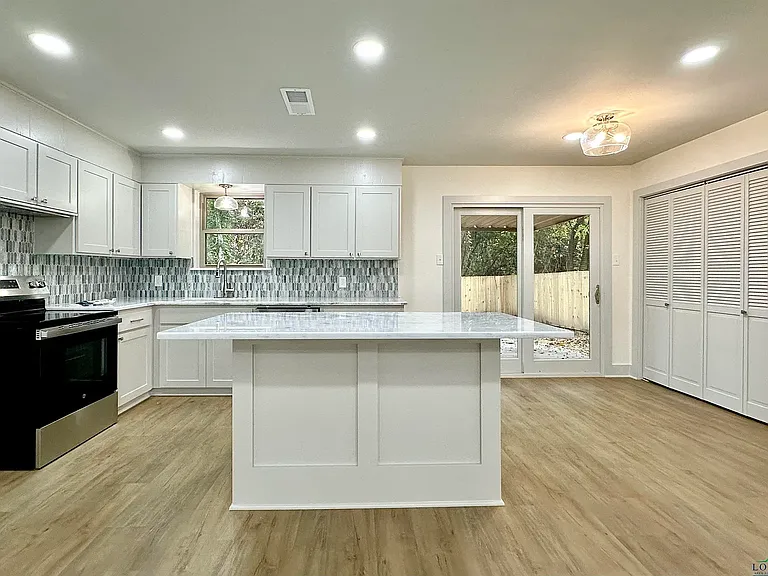 1816 Buccaneer Dr — Photo 2