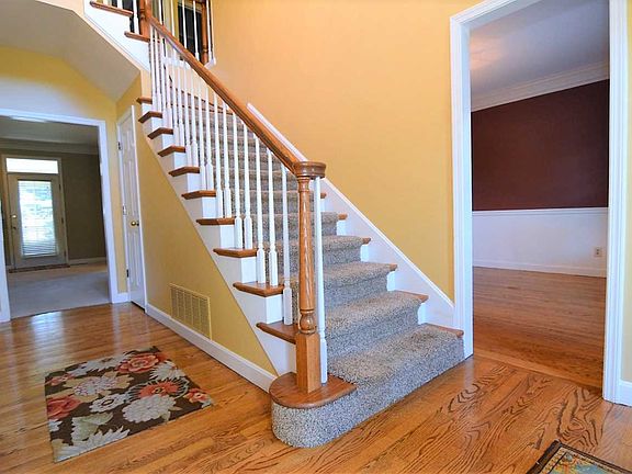 2nd image of 3488 Pineridge Dr