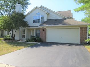 30W005 Cedar Ct, Warrenville, IL 60555