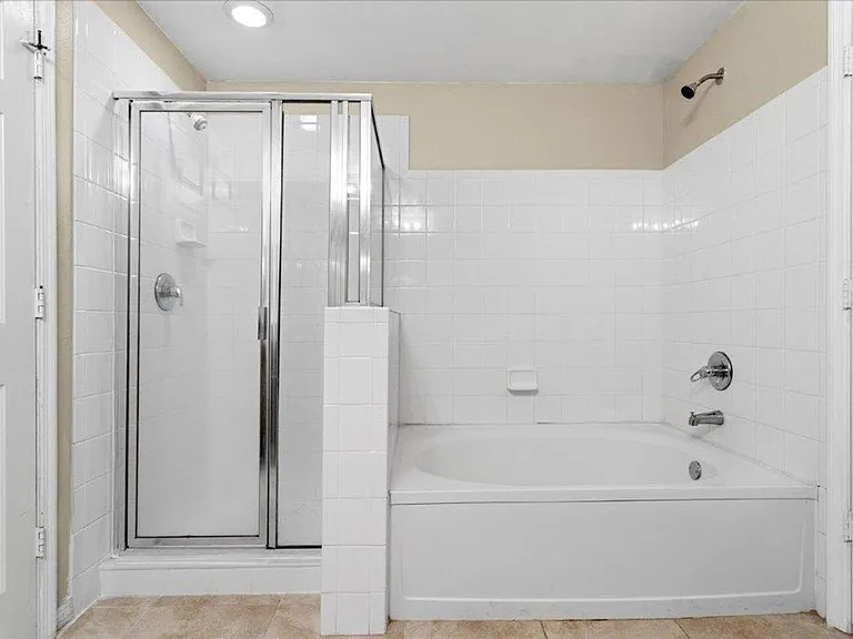 1101 Vintage Village Ln #101 — Photo 11