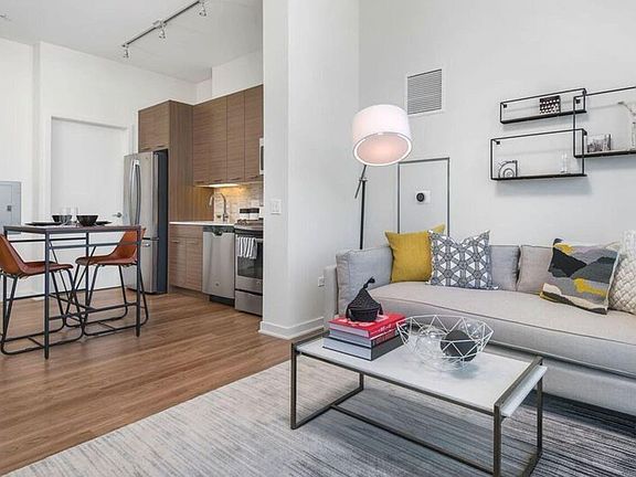 4th image of 749 N Orleans St #714