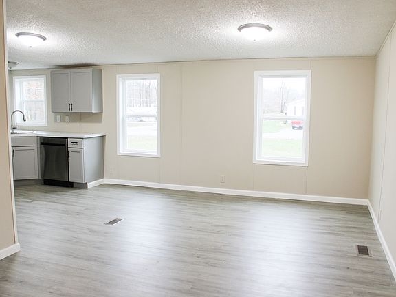 4th image of 3697 Country Squire Blvd