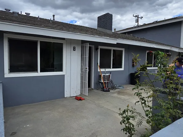 1124 W 9th St APT A, Corona, CA 92882