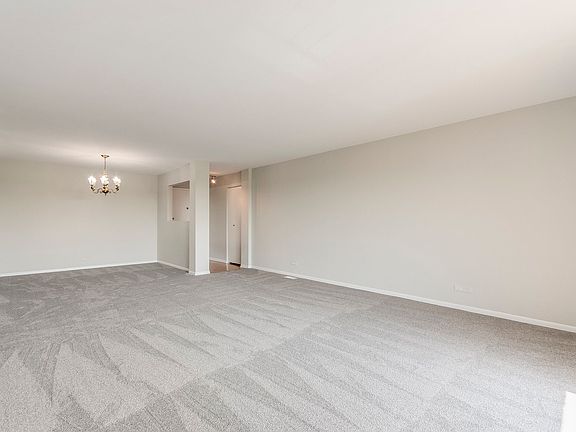 4th image of 700 N Bruce Ln APT 612