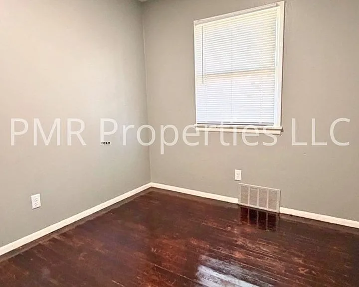 2115 Avenue M — Photo 7