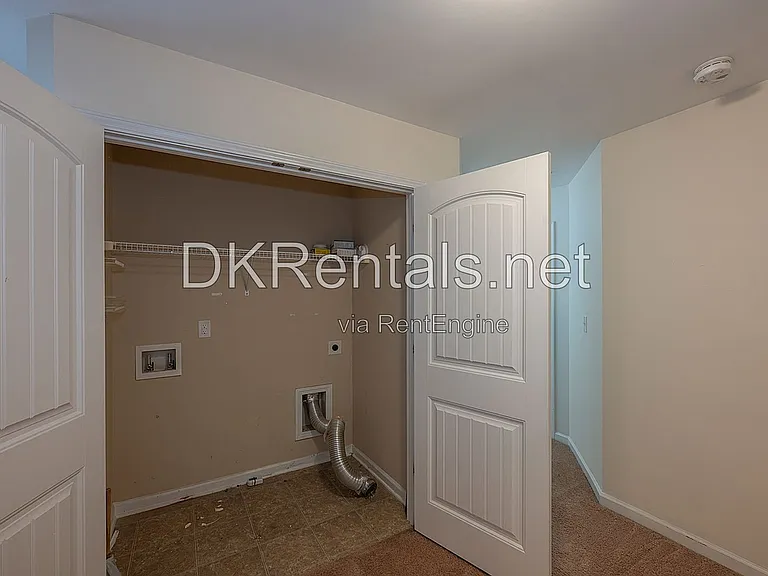 345 Franklin Ln — Photo 8