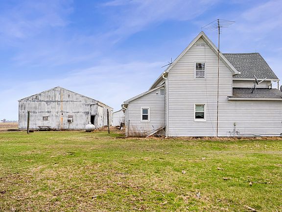 4th image of 4682 E Division Rd