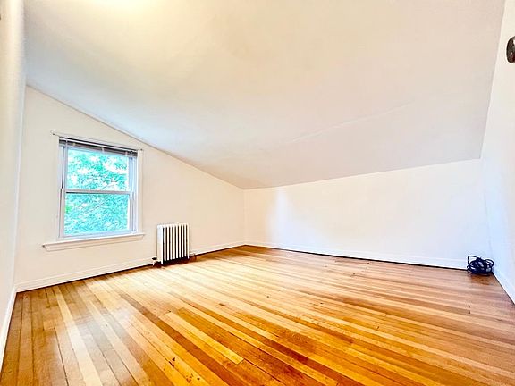 5th image of 255 Newark Ave #2