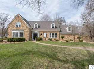 1128 Carney Ave, Mankato, MN 56001