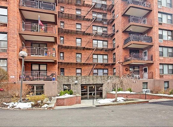 2nd image of 119 S Highland Ave APT 2H