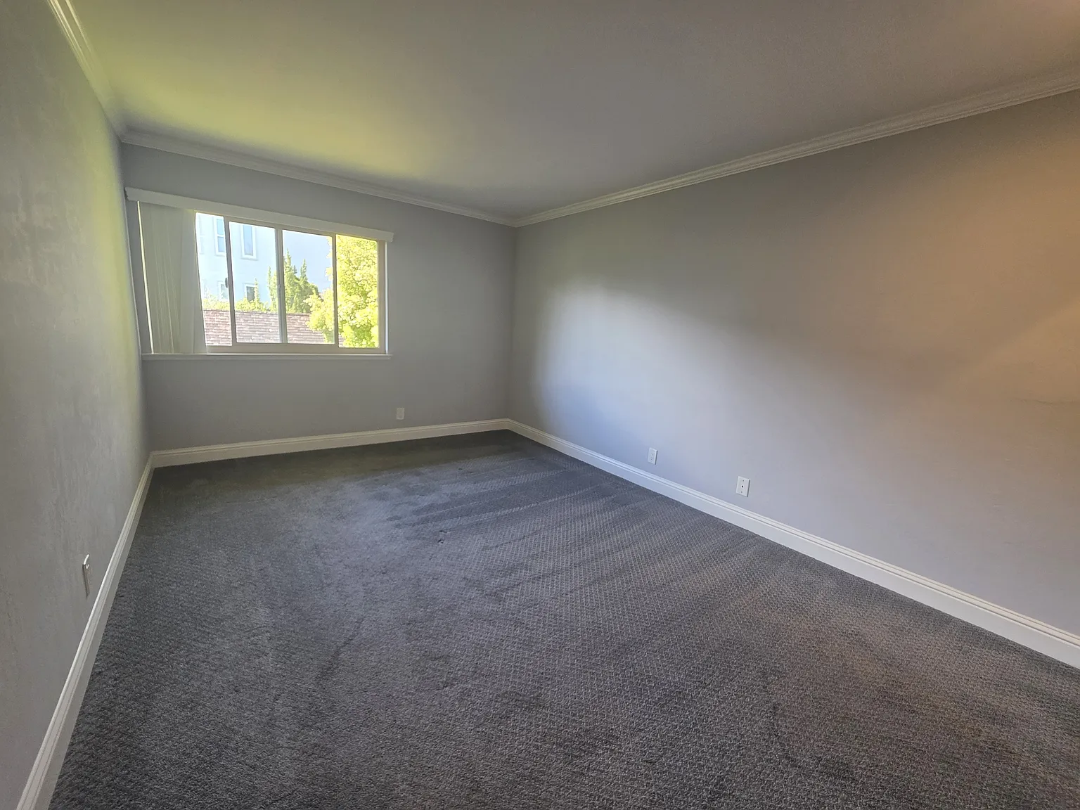 131 Elm St — Photo 2