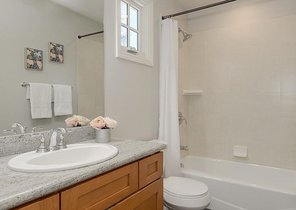 1st image of 515 Palmer Ln