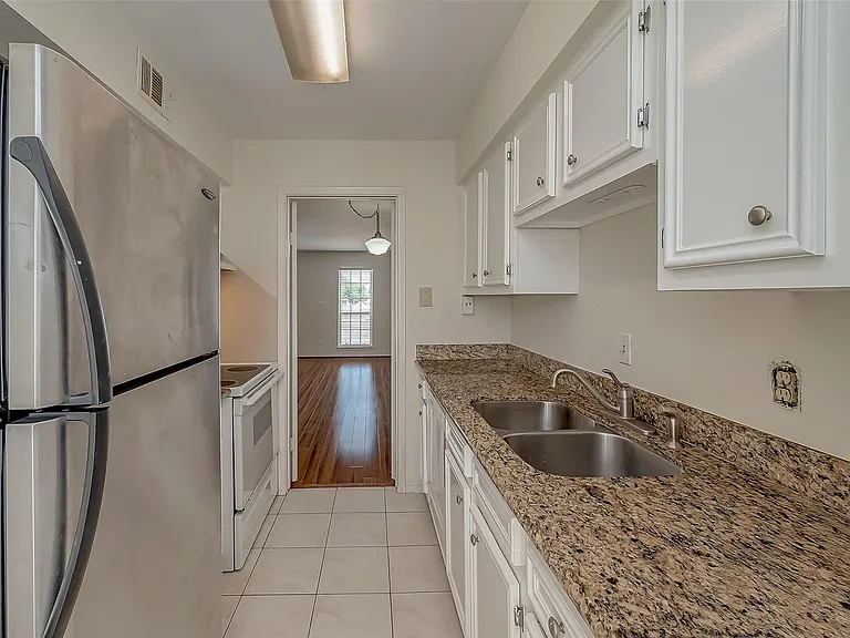 6402 Del Monte Dr #35 — Photo 9