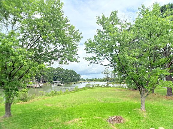 2nd image of 172B Hunts Neck Rd