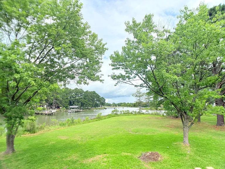 172B Hunts Neck Rd — Photo 2